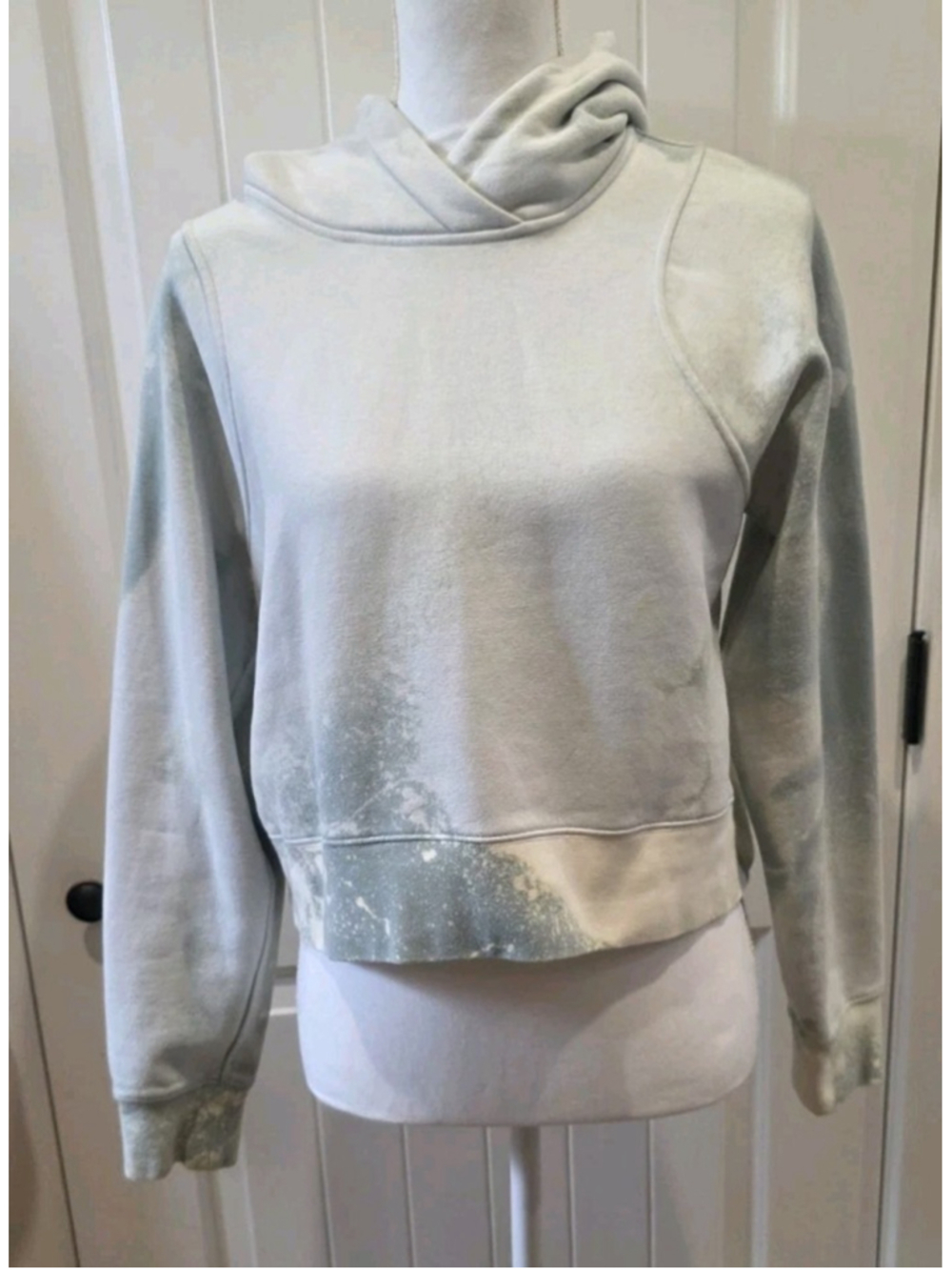 Lululemon Loungeful Cropped Hoodie *Silver Blue Bleached Tie Dye PTP "21 Sz 6